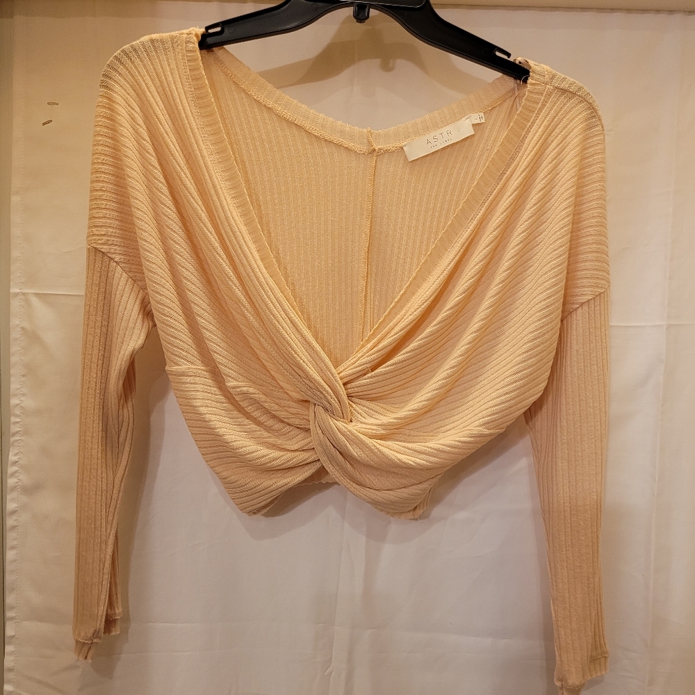 ASTR crop top with twist detail